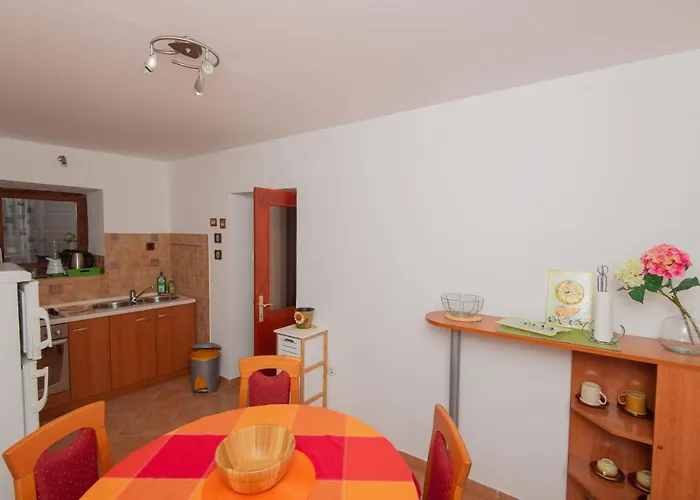 Melada Apartmán *