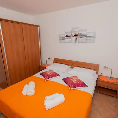 Melada Apartment *